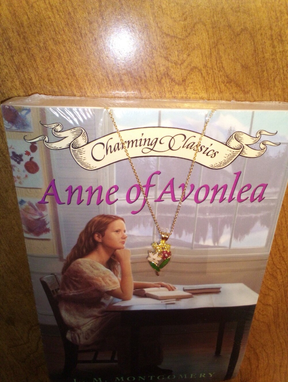 Anne Of Avonlea Charming Classics Edition L.M. Montgomery 2002 Harper PB Sealed